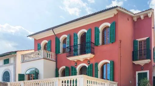First sea line house in the Port of Sóller First sea line house in the Port of Sóller